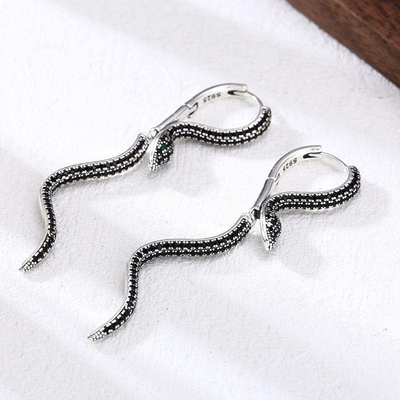 Black Venom Curve Earrings