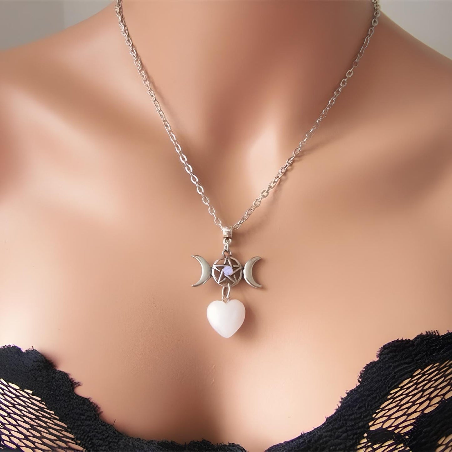 GRATIS hoy: collar de corazón de una diosa
