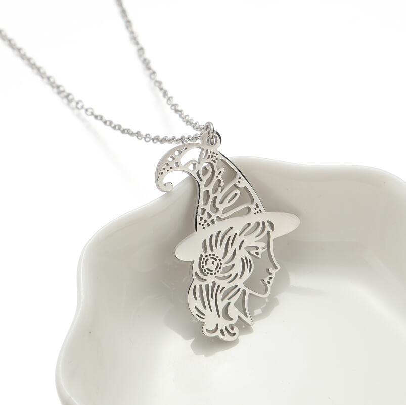 Magician Necklace