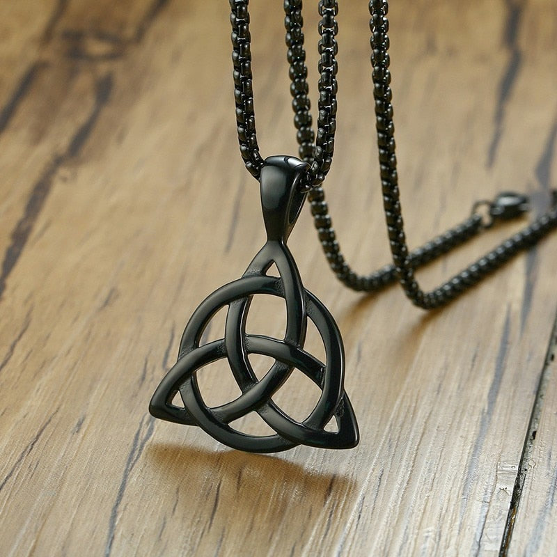 IRISH CELTIC KNOT TRIQUETRA NECKLACE