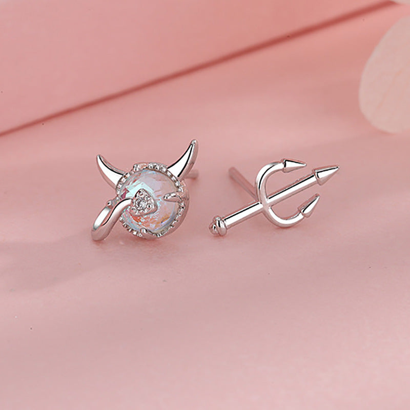 Moonlit Devil Horn Ring