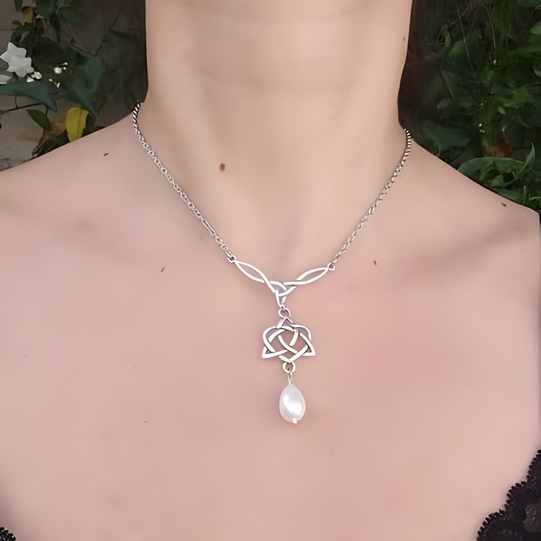 BRIGHID'S HEART TRINITY KNOT PROTECTION NECKLACE