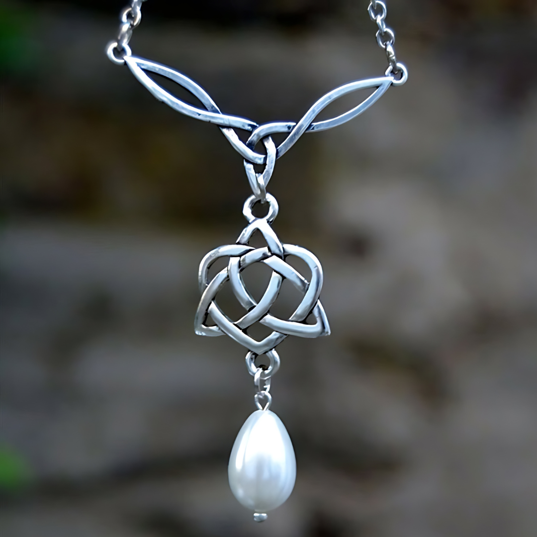 BRIGHID'S HEART TRINITY KNOT PROTECTION NECKLACE