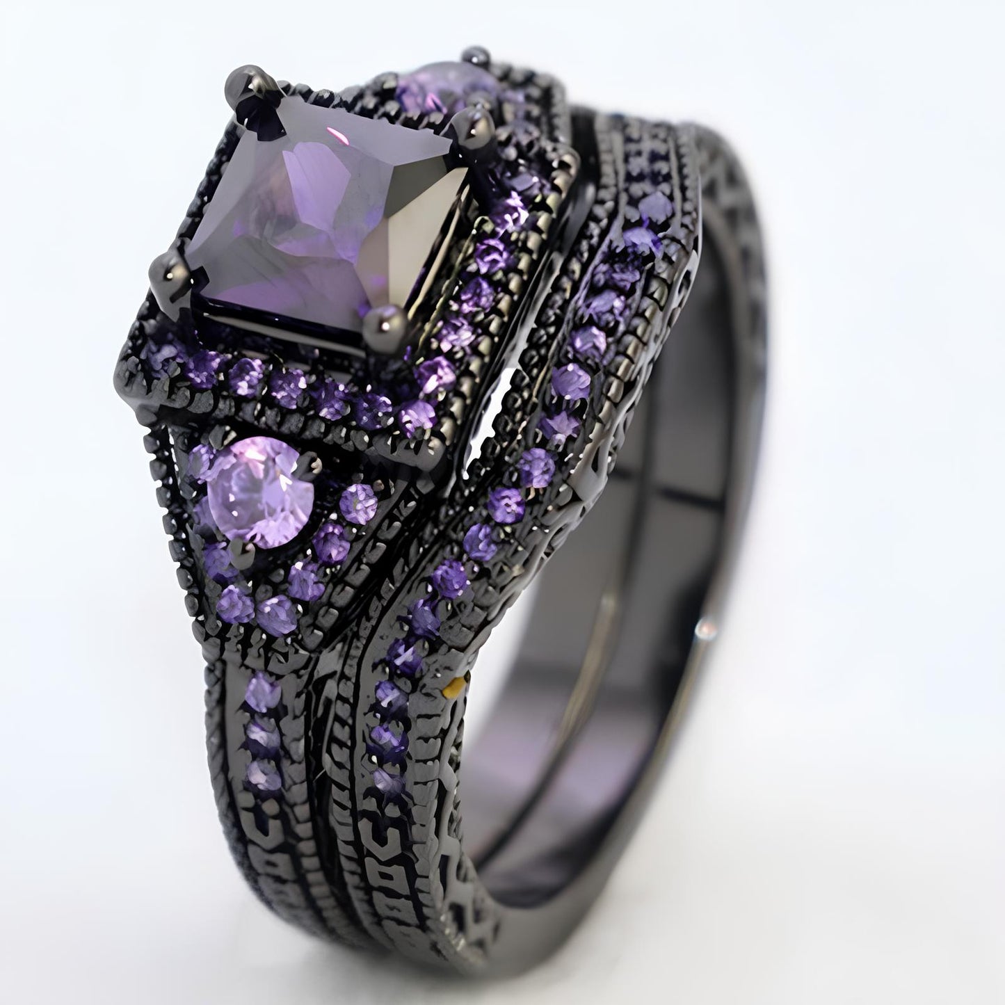 Shadowseer’s Amethyst Throne Ring