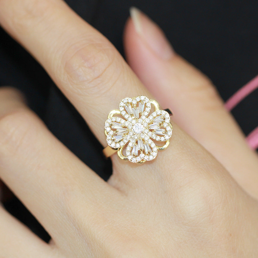 Mystic Fortune Clover Spin Ring