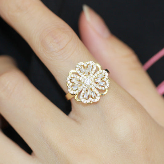 Mystic Fortune Clover Spin Ring