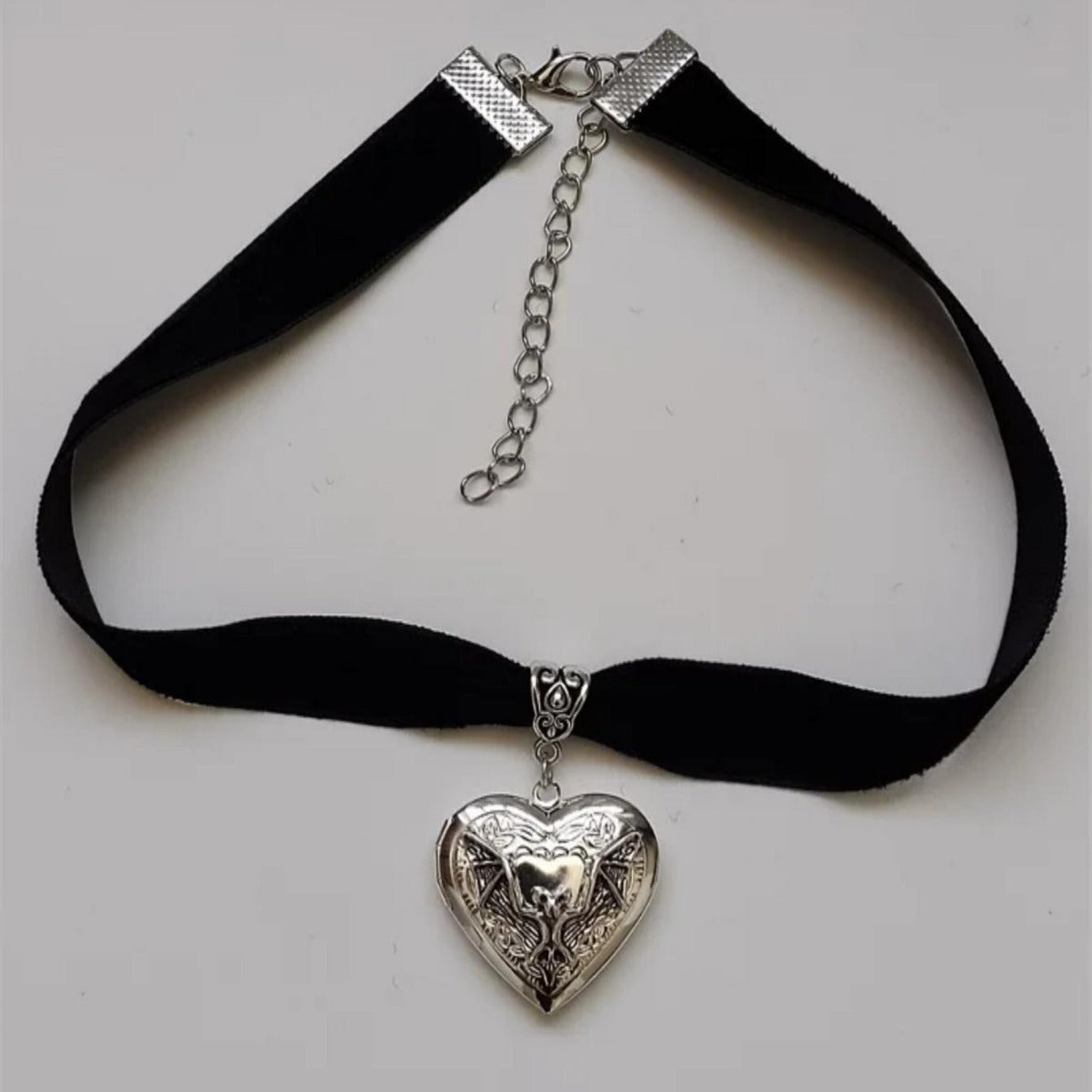 Gothic Vampire Witch’s Heart Locket Necklace