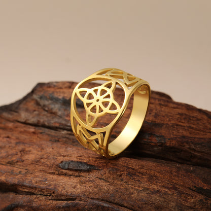 Circle of the Witches Knot Ring