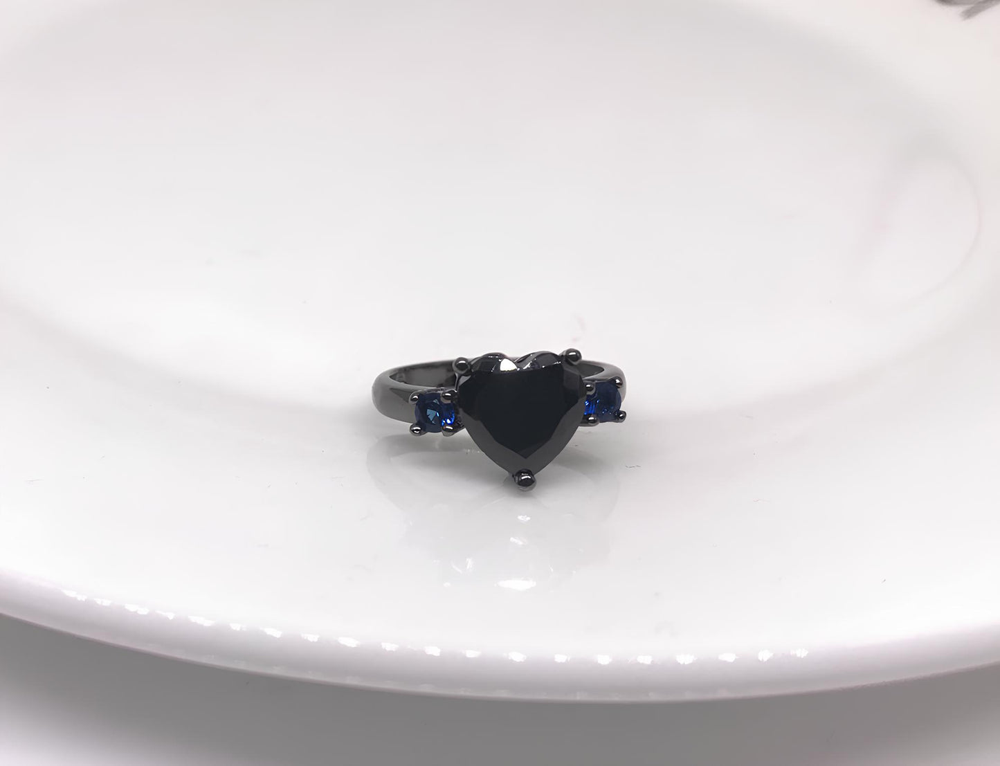 Darkmoon Heart of the Shadows Ring