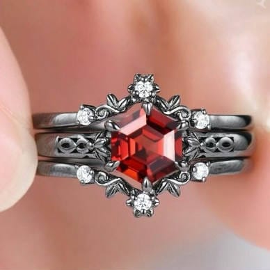 Crimson Covenant Ring Set – Wicca Vibes
