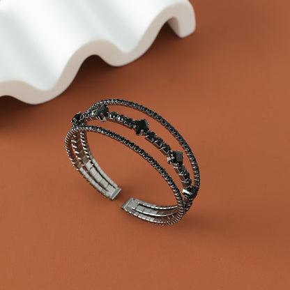Shadowforge Crystal Cuff