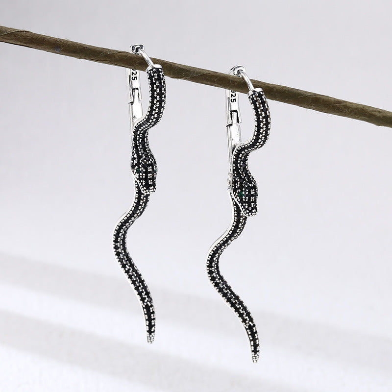 Black Venom Curve Earrings