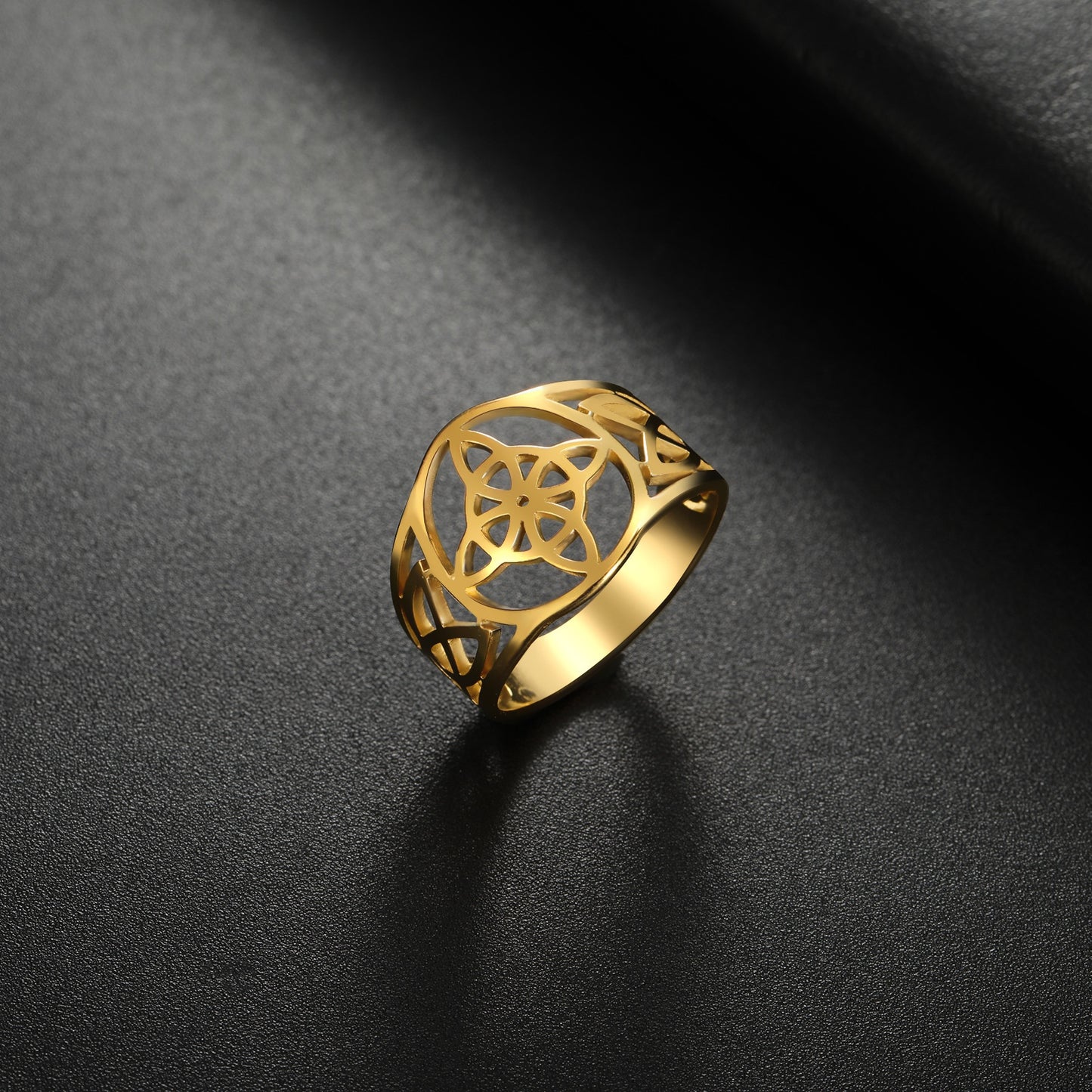 Circle of the Witches Knot Ring