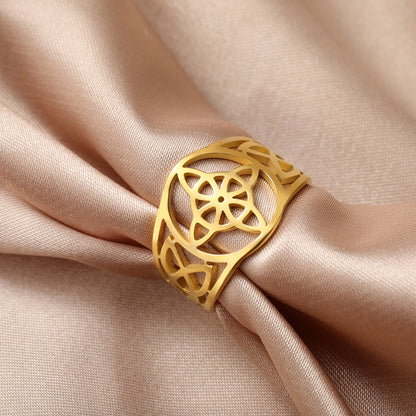 Circle of the Witches Knot Ring