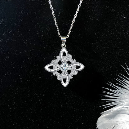 Verdant Witches' Knot Necklace