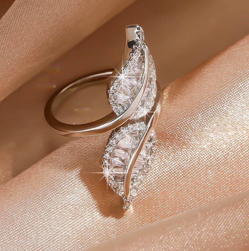 Mystic Twinleaf Crystal Ring