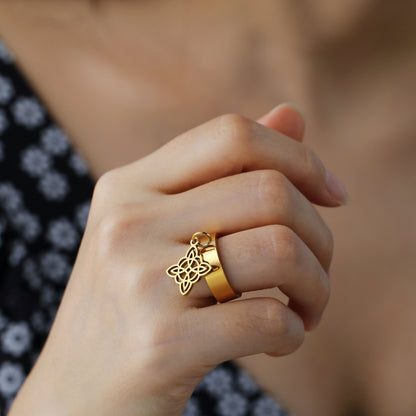 The Guardian's Witches Knot Dangle Ring