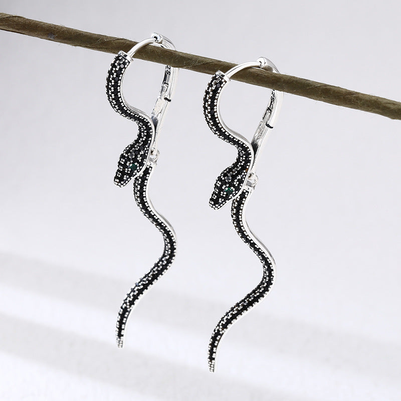 Black Venom Curve Earrings