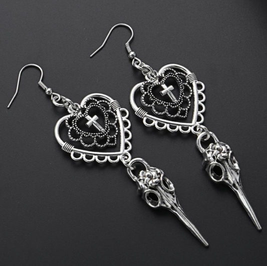 WITCHE'S HEART GOTHIC EARRINGS