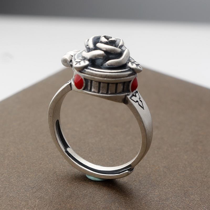 Enchanted Rose Ring: Openable Bloom of Mystery and Beauty