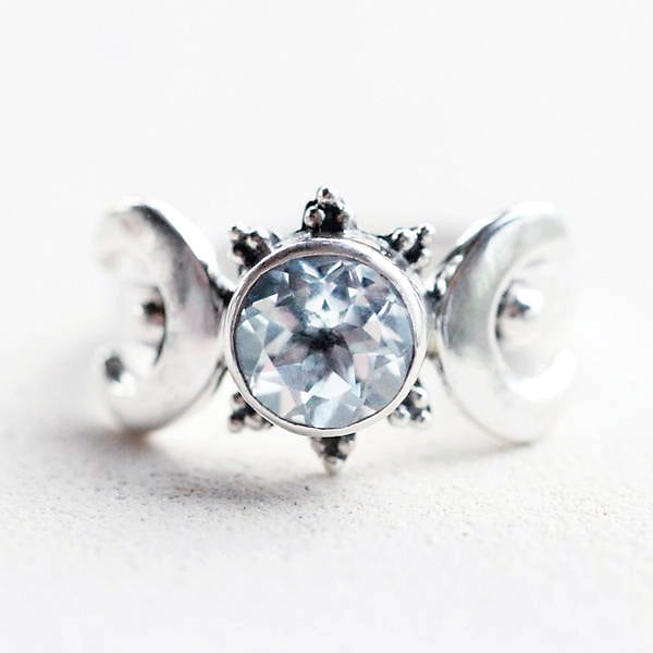 THE MYSTIC MOON GODDESS RING